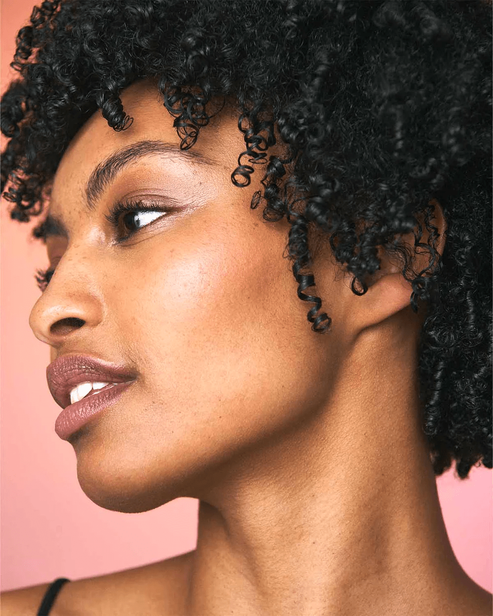 MARIA NILA Stipresnės fiksacijos formavimo gelis – Luscious Curl Definer 125ml